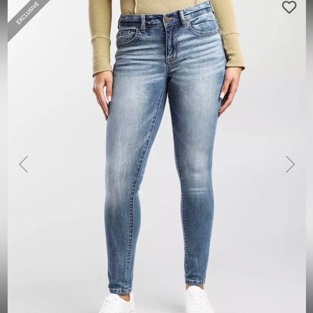 Buckle Jeans